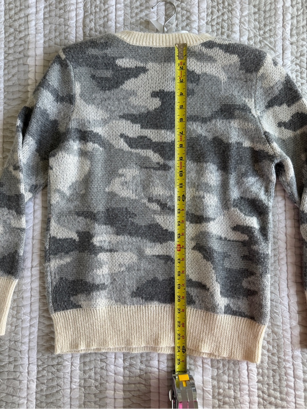 Banana Republic Women's Gray & Cream Camo Crewneck Sweater, Size Medium - Picture 5 of 6